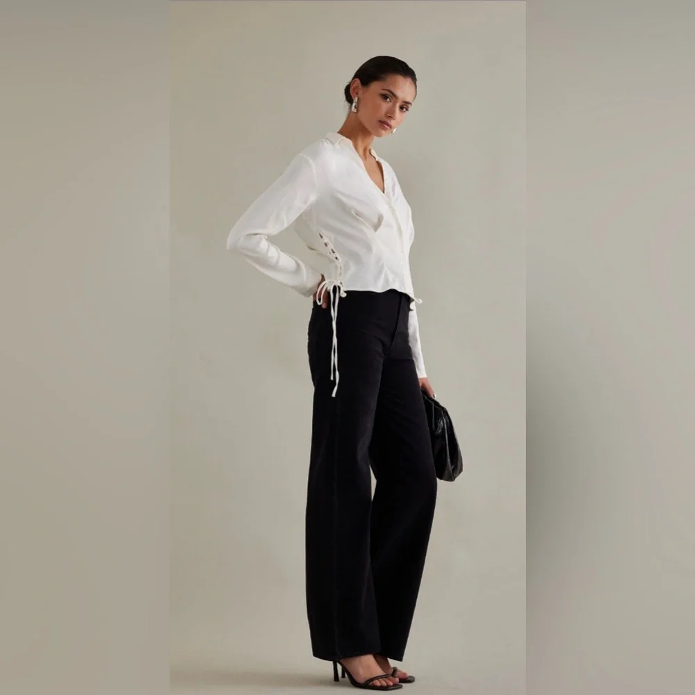 By Anthropologie Long-Sleeve Silky
Corset Blouse in White NEW - Picture 2 of 14